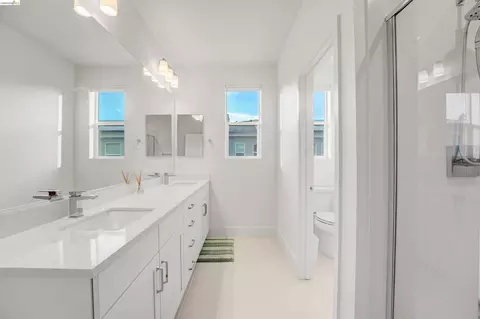 Bath - 7101 Melon Ct, San Ramon, CA 94583 photo 7 of 9