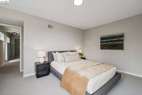 Bedroom - 1427 Summit Rd, Berkeley, CA 94708 photo 9 of 9