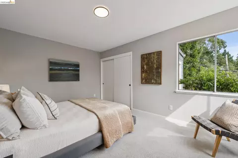Bedroom - 1427 Summit Rd, Berkeley, CA 94708 photo 8 of 9