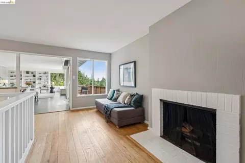 Entry Way - 1427 Summit Rd, Berkeley, CA 94708 photo 3 of 7