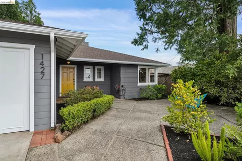 Exterior - 1427 Summit Rd, Berkeley, CA 94708 photo 1 of 17