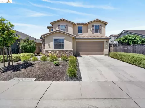 669 Longmont Dr, Oakley, CA 94561