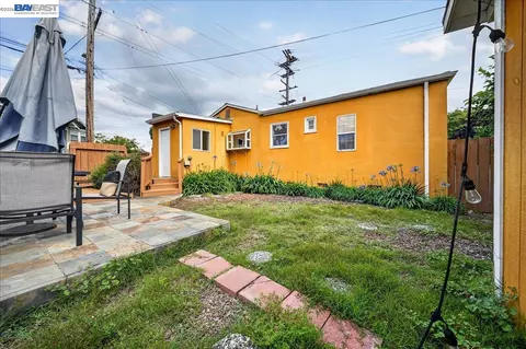 Exterior - 1175 Camelia St, Berkeley, CA 94702 photo 9 of 14