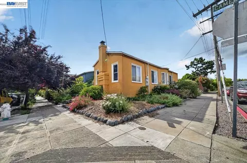 Exterior - 1175 Camelia St, Berkeley, CA 94702 photo 6 of 14