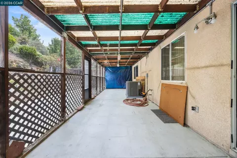 Exterior - 1402 Legend Cir, Vallejo, CA 94591 photo 2 of 5