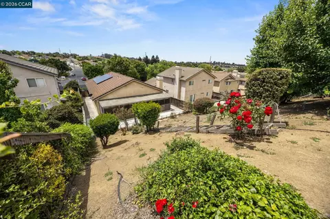 Exterior - 1402 Legend Cir, Vallejo, CA 94591 photo 4 of 5