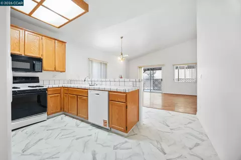 Kitchen - 1402 Legend Cir, Vallejo, CA 94591 photo 1 of 2