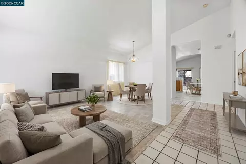 Living - 1402 Legend Cir, Vallejo, CA 94591 photo 1 of 5