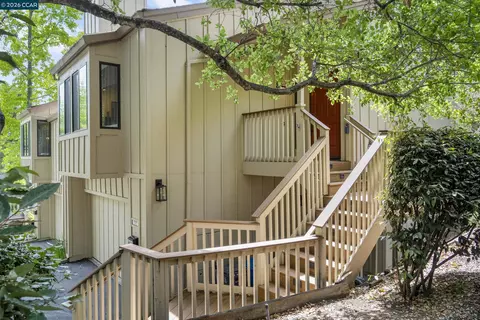 28 Curlew Way, Novato, CA 94949