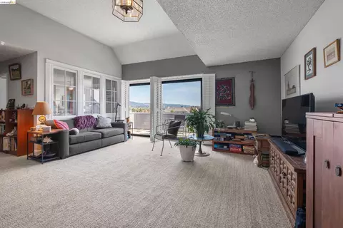 1 Embarcadero #353, Oakland, CA 94607