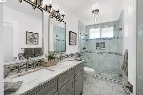 Bath - 27734 Fallen Leaf Ct, Hayward, CA 94542 photo 1 of 3