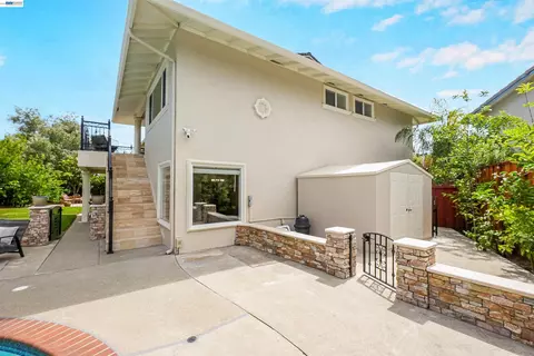 Exterior - 27734 Fallen Leaf Ct, Hayward, CA 94542 photo 13 of 16