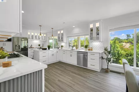 Kitchen - 27734 Fallen Leaf Ct, Hayward, CA 94542 photo 2 of 7