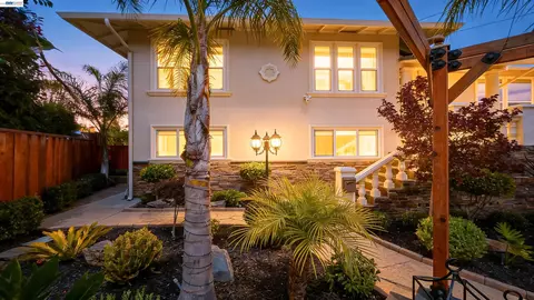Exterior - 27734 Fallen Leaf Ct, Hayward, CA 94542 photo 2 of 16