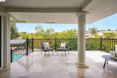Exterior - 27734 Fallen Leaf Ct, Hayward, CA 94542 photo 3 of 16