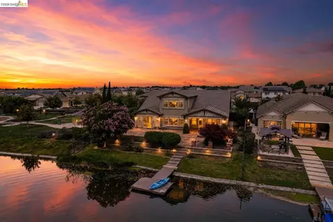 2683 Manresa Shore Ln, Oakley, CA 94561