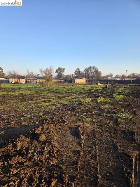 4641 Pacific Ave, Olivehurst, CA 95961 photo 3