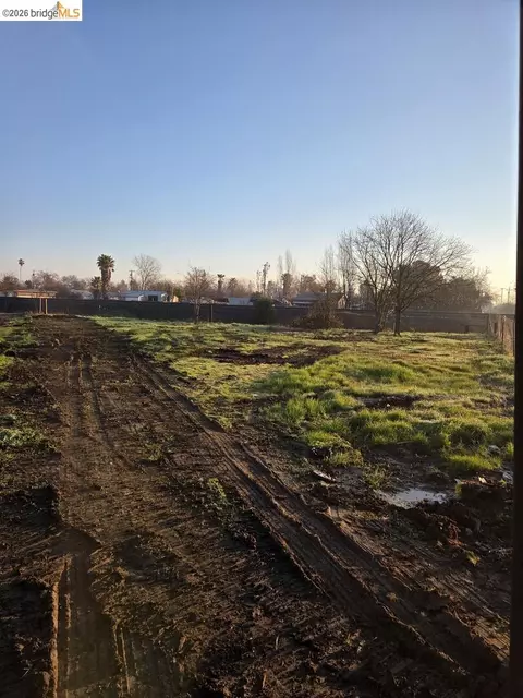 4641 Pacific Ave, Olivehurst, CA 95961 photo 2