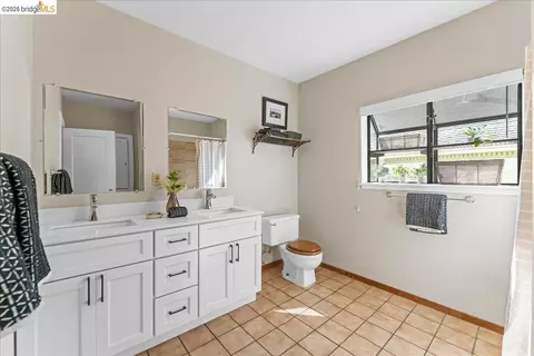 Bath - 2144-2148 Curtis, Berkeley, CA 94702 photo 3 of 4