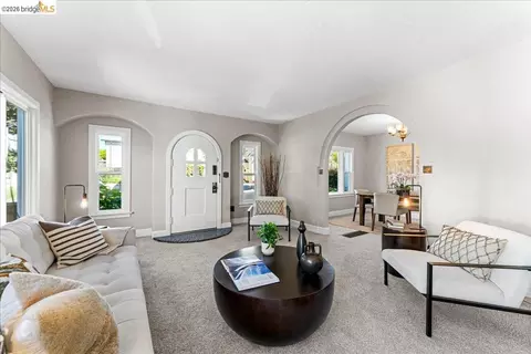 Entry Way - 2144-2148 Curtis, Berkeley, CA 94702 photo 1 of 1
