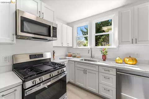 Kitchen - 2144-2148 Curtis, Berkeley, CA 94702 photo 5 of 6