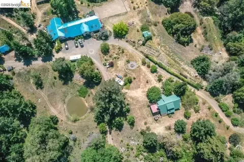 49100 Wickersham Rd, Geyserville, CA 95441