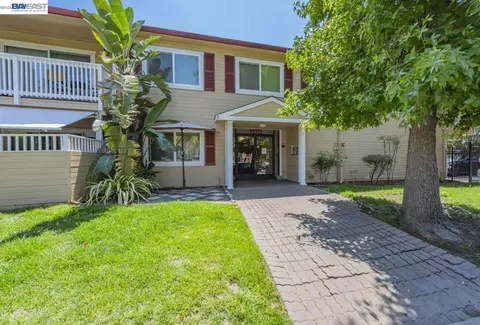 1570 165th Ave #104, Ashland, CA 94578