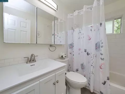 Bath - 2180 Geary Rd #20, Pleasant Hill, CA 94523 photo 1 of 1