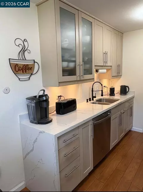 2180 Geary Rd #20, Pleasant Hill, CA 94523