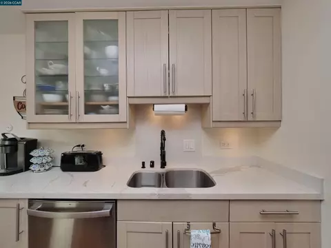 2180 Geary Rd #20, Pleasant Hill, CA 94523