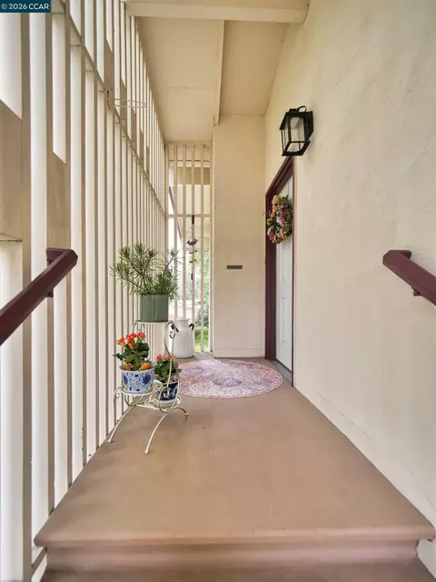 Exterior - 2180 Geary Rd #20, Pleasant Hill, CA 94523 photo 2 of 6