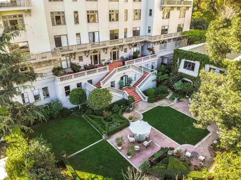 200 Lakeside Dr #801, Oakland, CA 94612