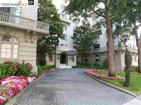 200 Lakeside Dr #801, Oakland, CA 94612