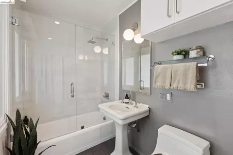 Bath - 62 Arden Rd, Berkeley, CA 94704 photo 1 of 1