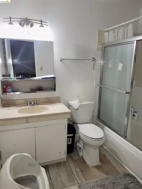 Bath - 3905 Clayton Rd #12, Concord, CA 94521 photo 2 of 2