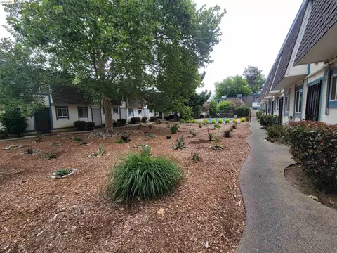 Exterior - 3905 Clayton Rd #12, Concord, CA 94521 photo 3 of 6
