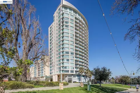 1 Lakeside Dr #1004, Oakland, CA 94612