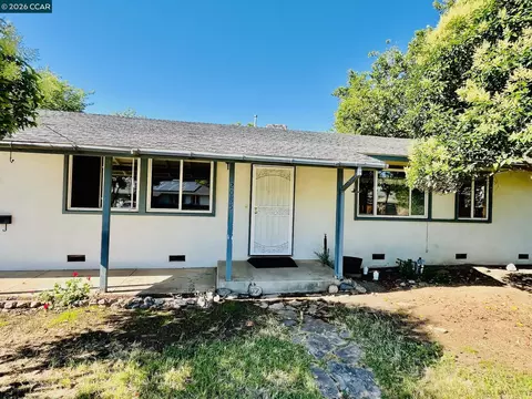 Exterior - 2085 Acwron Dr, Red Bluff, CA 96080 photo 2 of 14