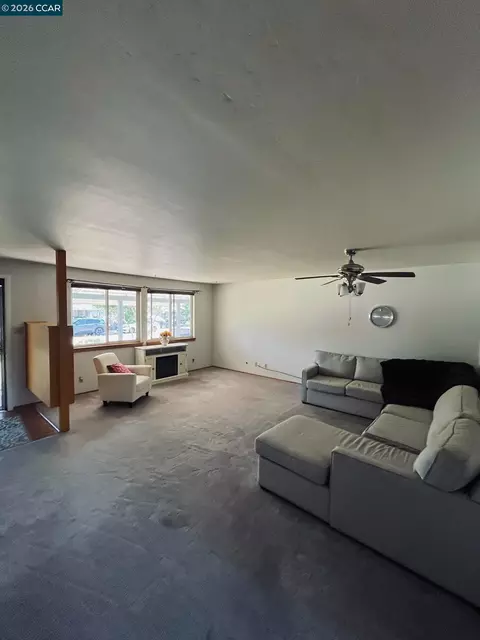 Living - 2085 Acwron Dr, Red Bluff, CA 96080 photo 3 of 3