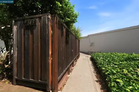 Exterior - 143 Miramonte Dr, Moraga, CA 94556 photo 6 of 10