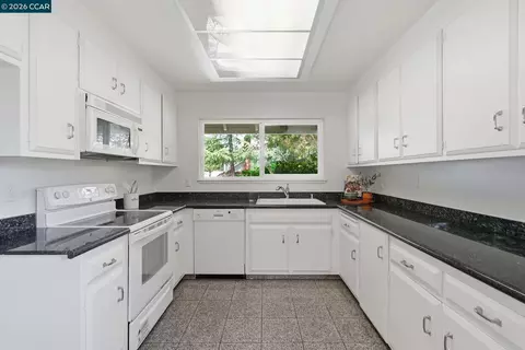 Kitchen - 143 Miramonte Dr, Moraga, CA 94556 photo 1 of 2