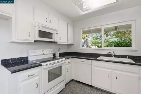 Kitchen - 143 Miramonte Dr, Moraga, CA 94556 photo 2 of 2