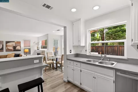 Kitchen - 124 Coralflower Ln, San Ramon, CA 94582 photo 2 of 4