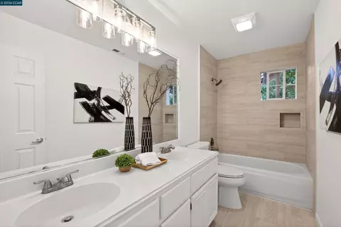 Bath - 124 Coralflower Ln, San Ramon, CA 94582 photo 3 of 4