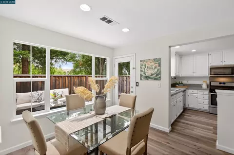 Dining - 124 Coralflower Ln, San Ramon, CA 94582 photo 2 of 2