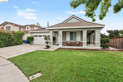 224 Hearthstone Cir, Oakley, CA 94561