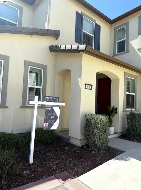 18005 Reunion Ct, Lathrop, CA 95330