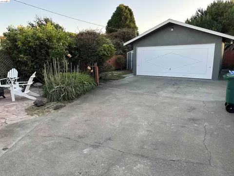 Exterior - 2426 West St, Berkeley, CA 94702 photo 6 of 8