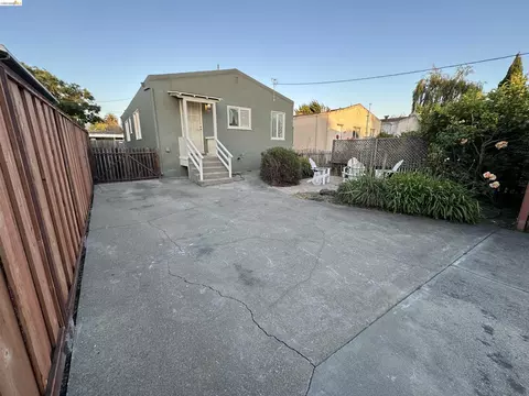 Exterior - 2426 West St, Berkeley, CA 94702 photo 7 of 8