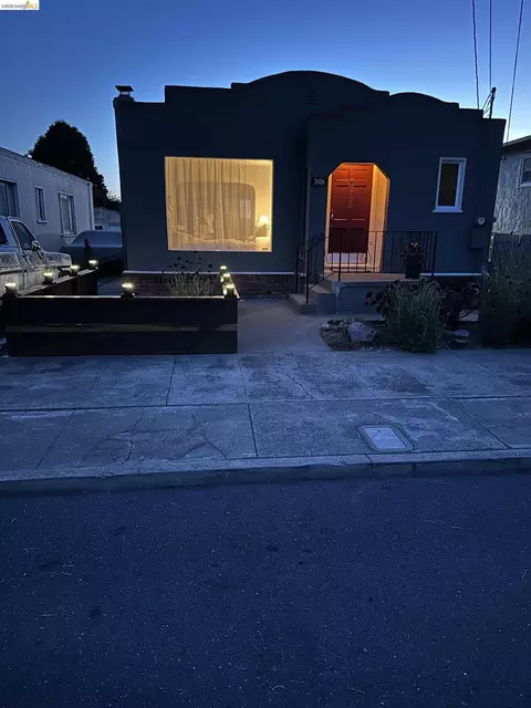 Exterior - 2426 West St, Berkeley, CA 94702 photo 3 of 8
